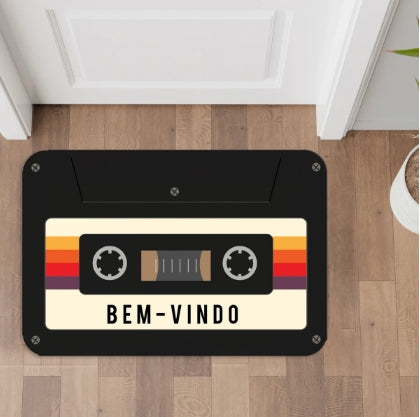 🎶✨ Tapete Capacho Fita Cassete – Vintage, Estiloso e Cheio de Personalidade! ✨🎶
