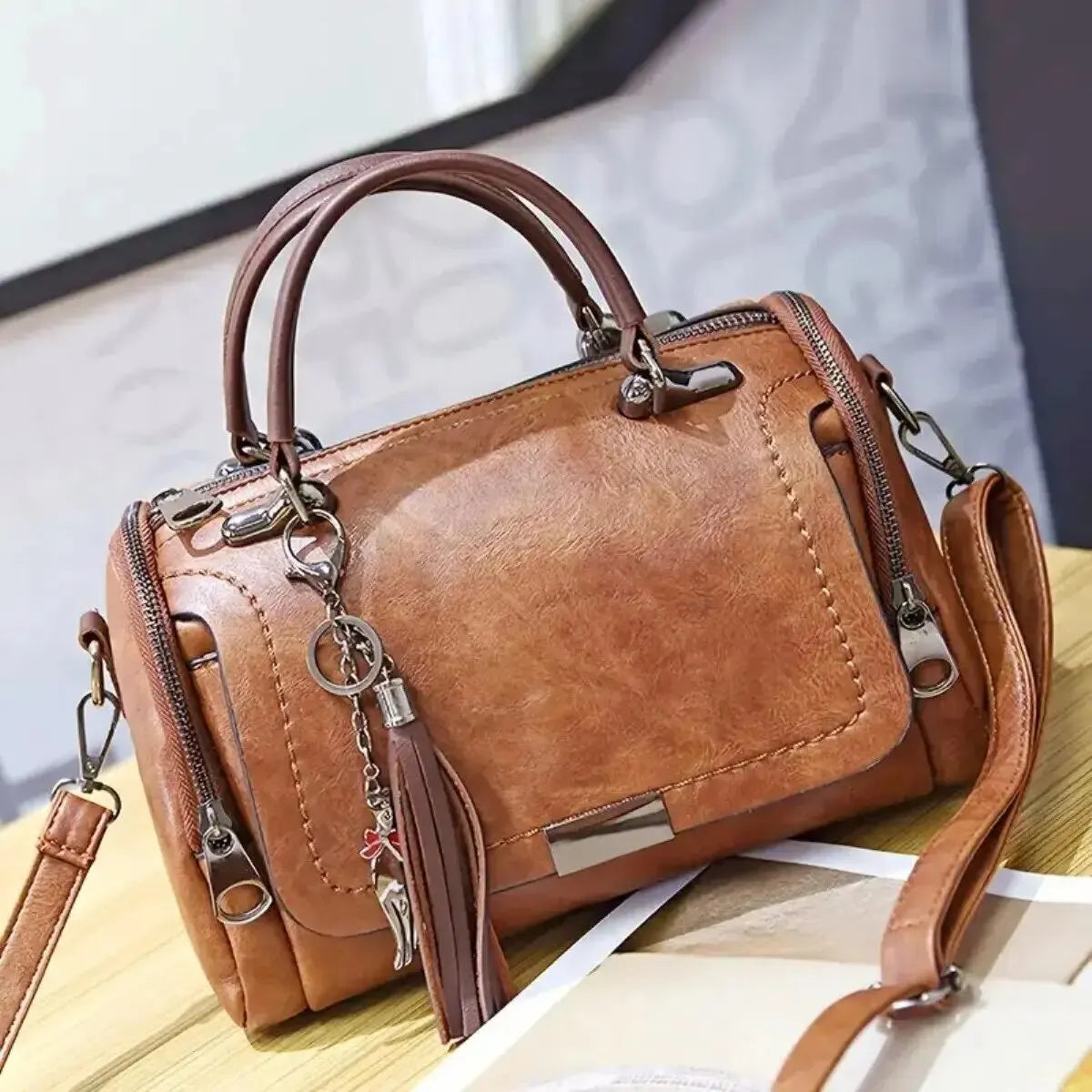 ✨ Bolsa Feminina com Borla — Grande Capacidade, Estilo Vintage e Versatilidade no Seu Dia a Dia!